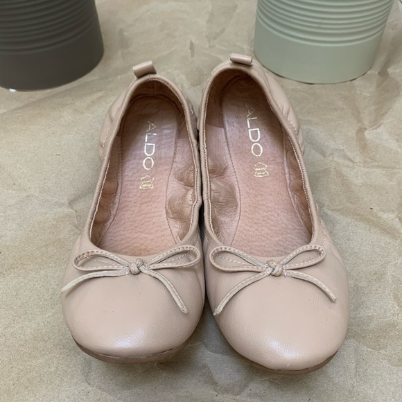 Aldo Genuine Leather Flats - Picture 2 of 4